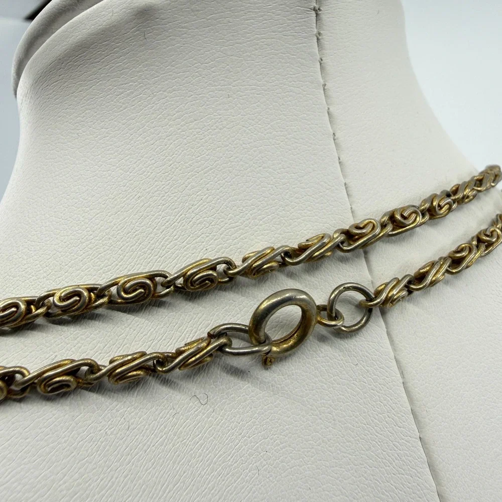 Y2K Gold Tone Spiral Link Chain Necklace Boho Layering Statement Piece Classic